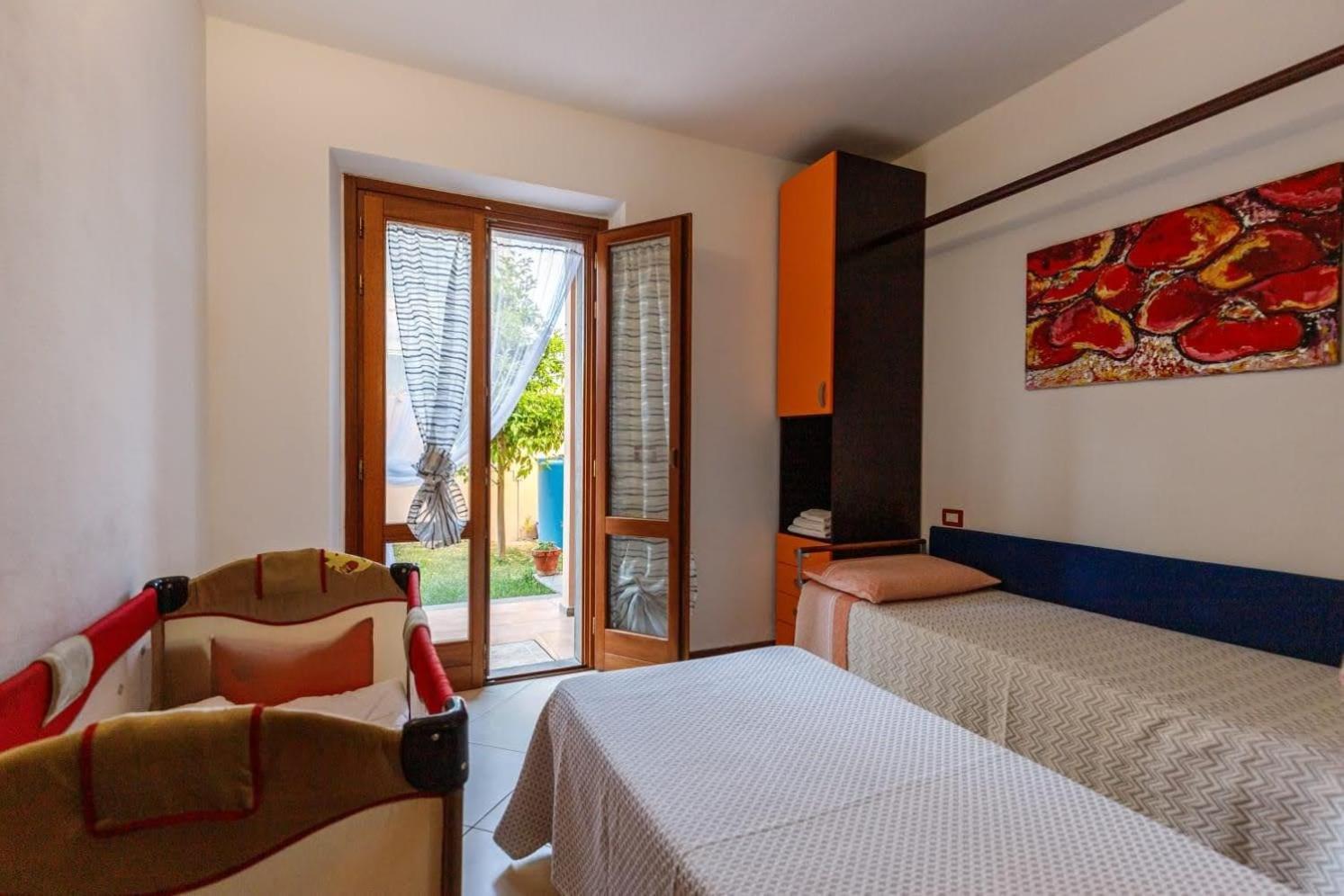 Apartamento Casa Lilla 1 E 2 Oristano Habitación foto