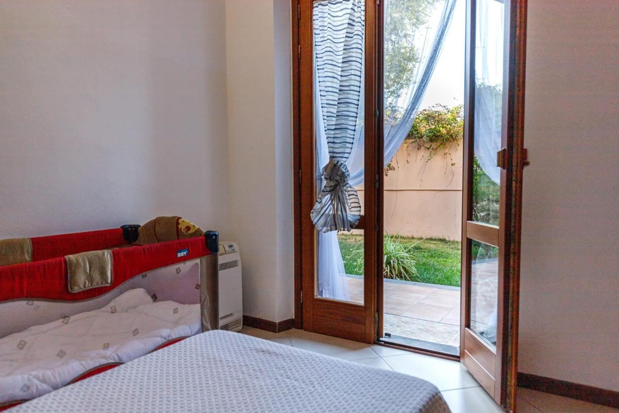 Apartamento Casa Lilla 1 E 2 Oristano Habitación foto